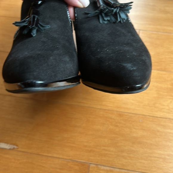 Peter Kaiser Holm High Front Court Black Suede Heels with Tassels Size 9 - Picture 7 of 16